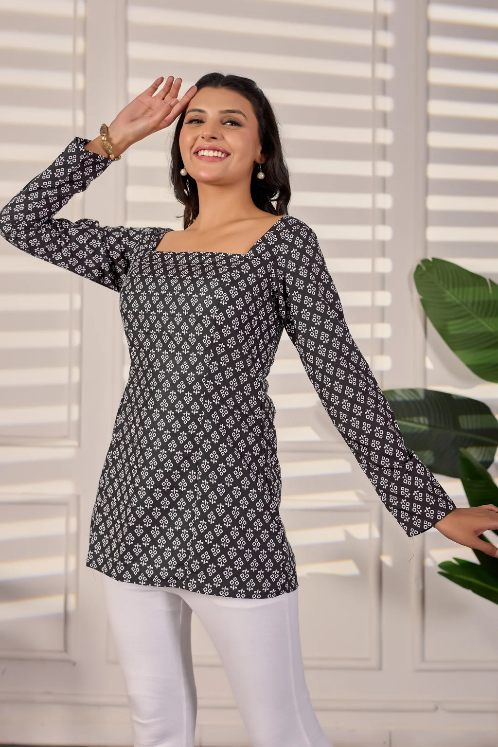 Zoya Black Printed Short Kurti for Women – Cotton, Square Neck, Front Slit, Stylish Daily Wear Top