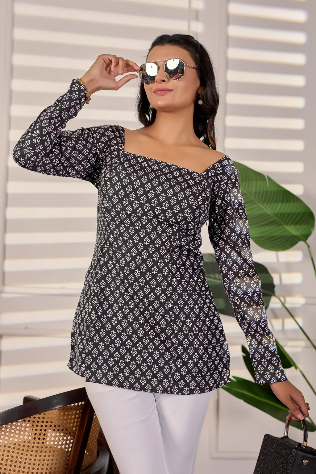 Zoya Black Printed Short Kurti for Women – Cotton, Square Neck, Front Slit, Stylish Daily Wear Top