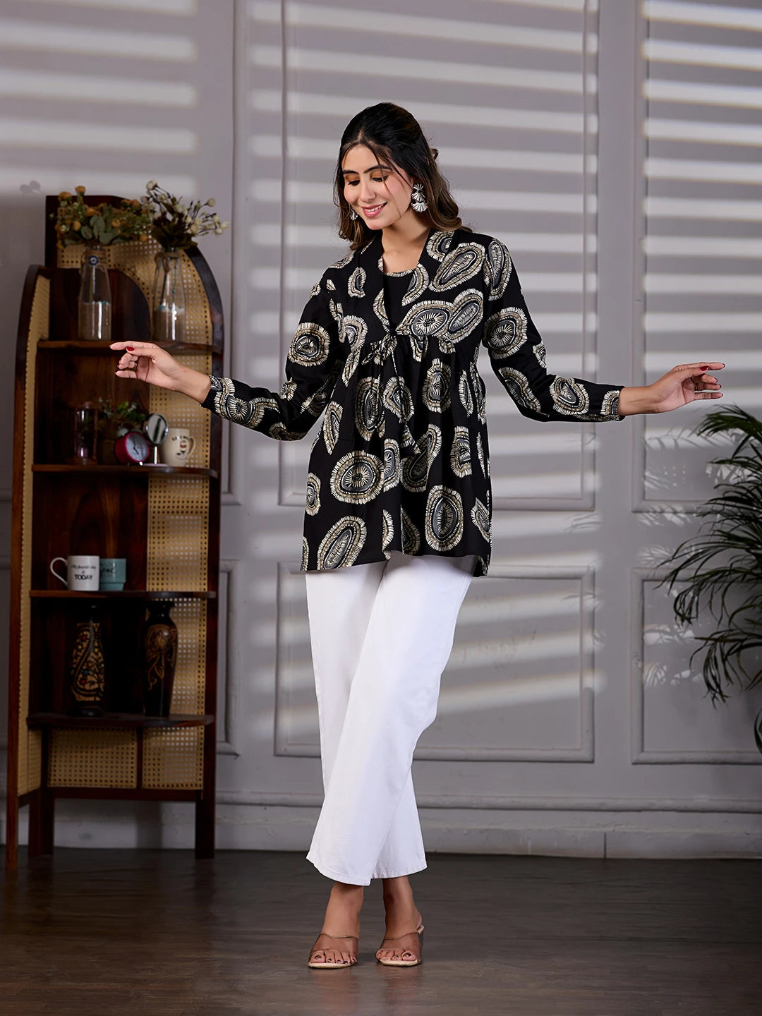 Rivaa Black Cotton V-Neck Kurti for Women