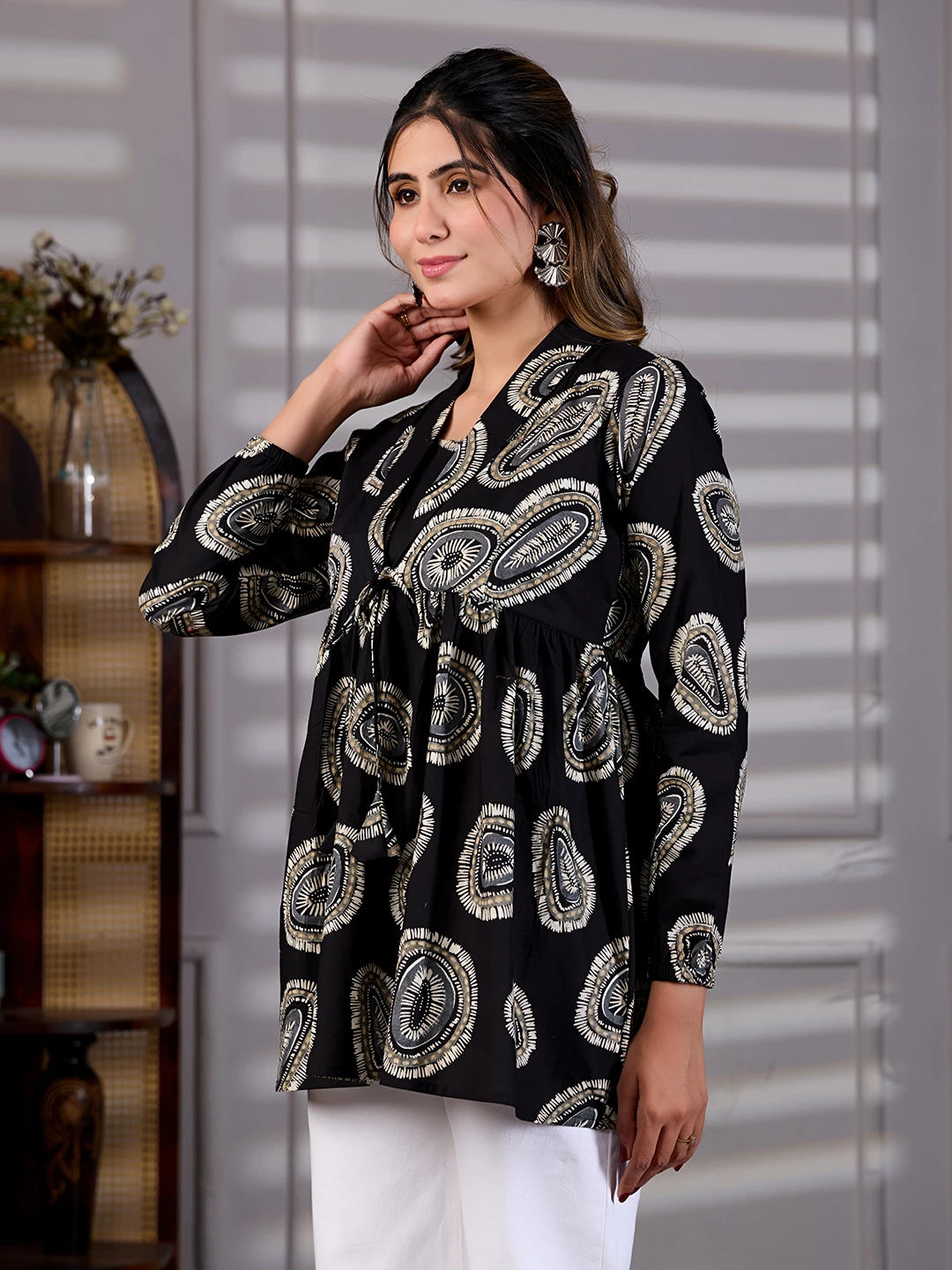 Rivaa Black Cotton V-Neck Kurti for Women