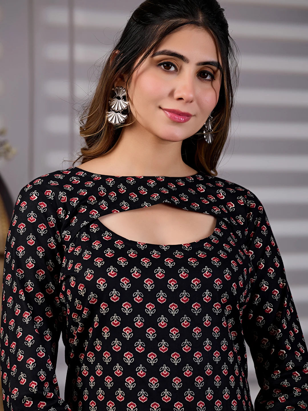 Nayra Black Cotton Back Tie-Up Kurti